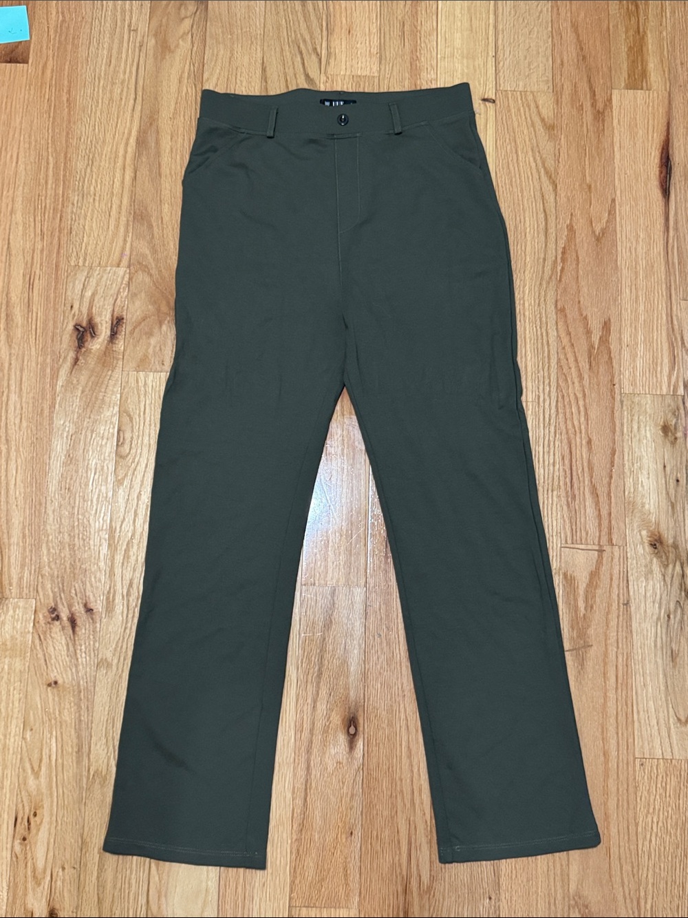 Women's Straight-Leg Pants in Olive Green
